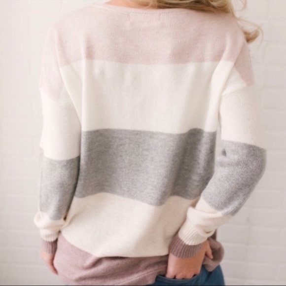 Color Block Sweater size Med - Picture 4 of 4